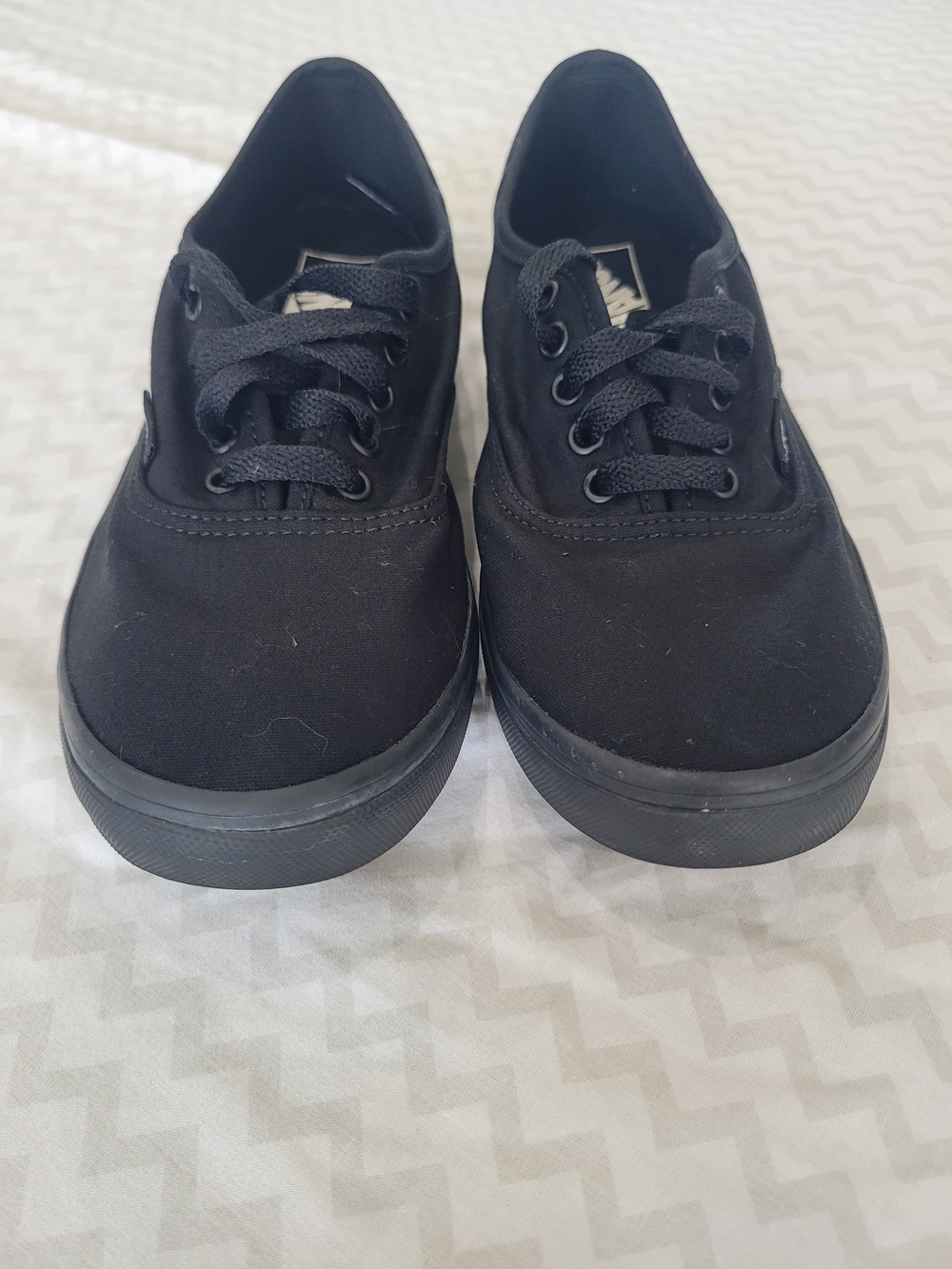 Womens 9.0, Mens 7.5 Vans Authentic Classic Canvas Sneakers in Black - Picture 2 of 10